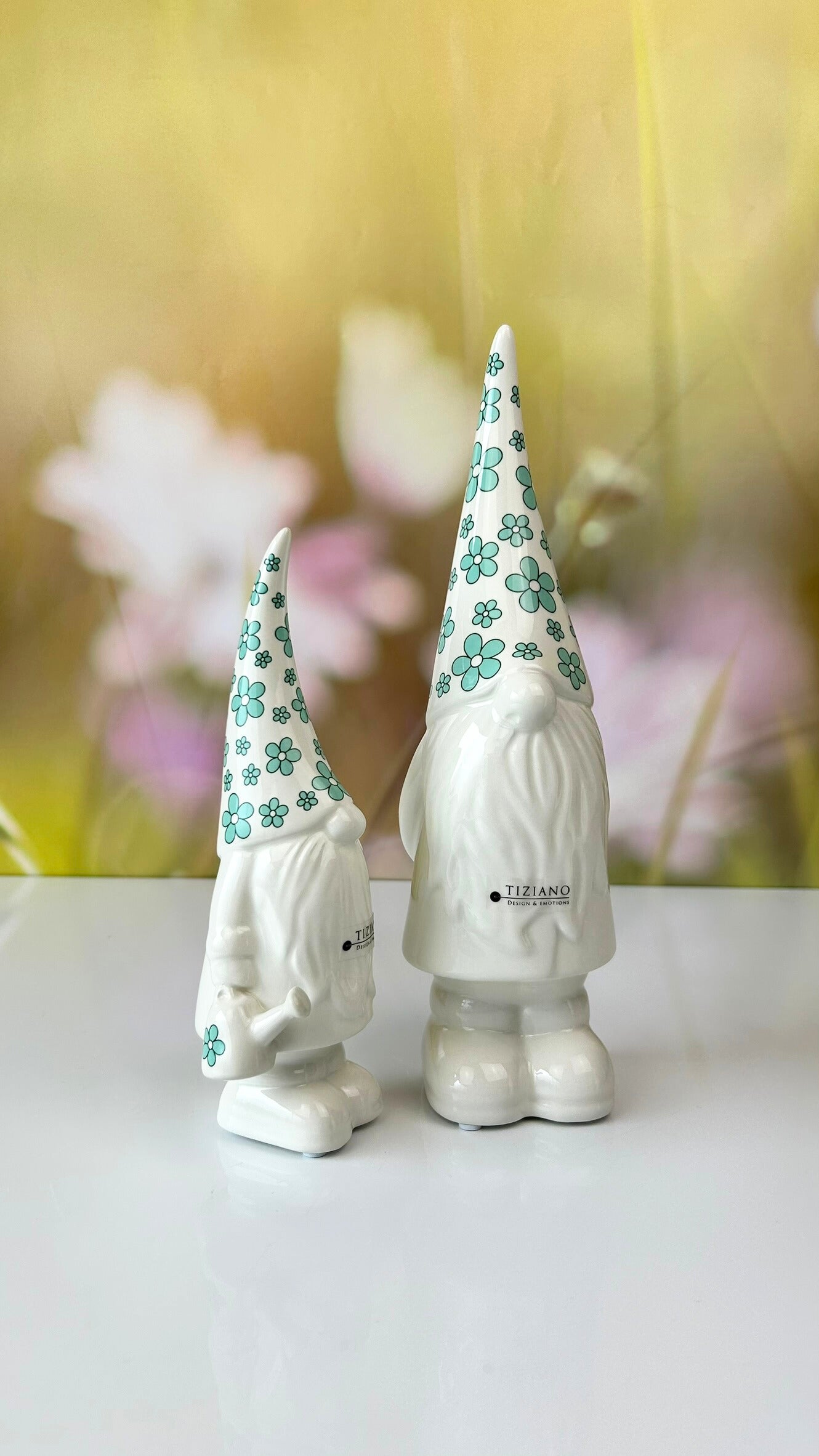 Zwerg Geraldo mit Mütze in Blumenmuster grün