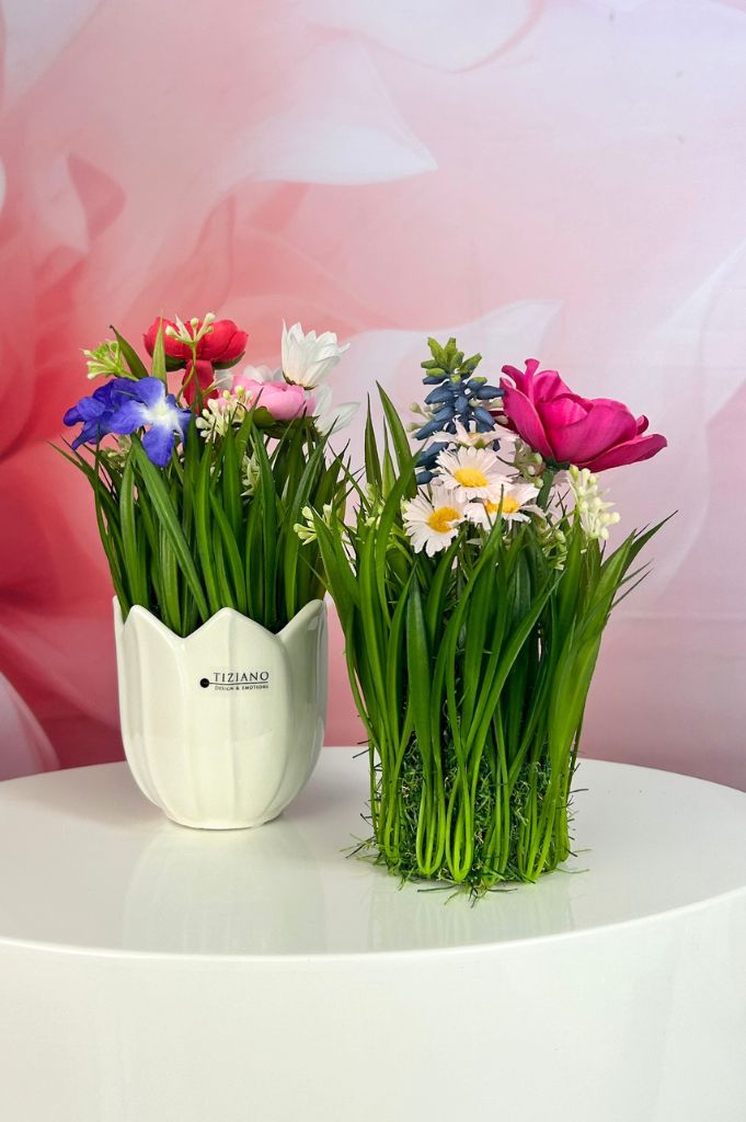 Deko Blumenmix auf Grassockel