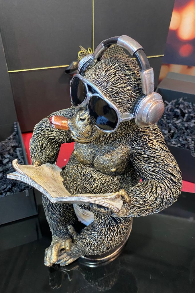 Deko Affe sitzend 30cm auf Toilette