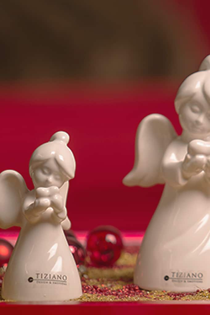 Eliana Engel mit Herz Detail