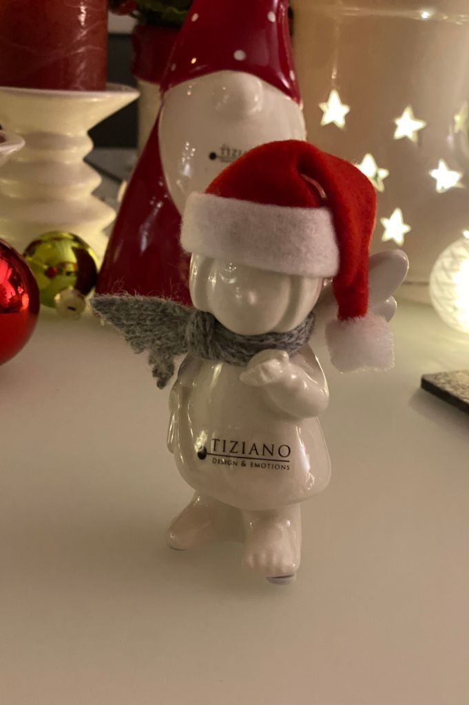 Deko Engel Anna mit Herz creme mit grauem Schal