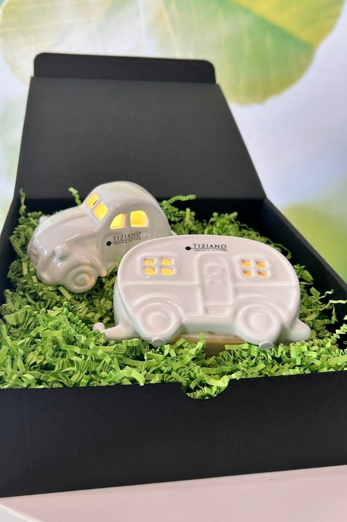 Geschenkbox Auto Milo+Wohnwagen Casina creme-weiß