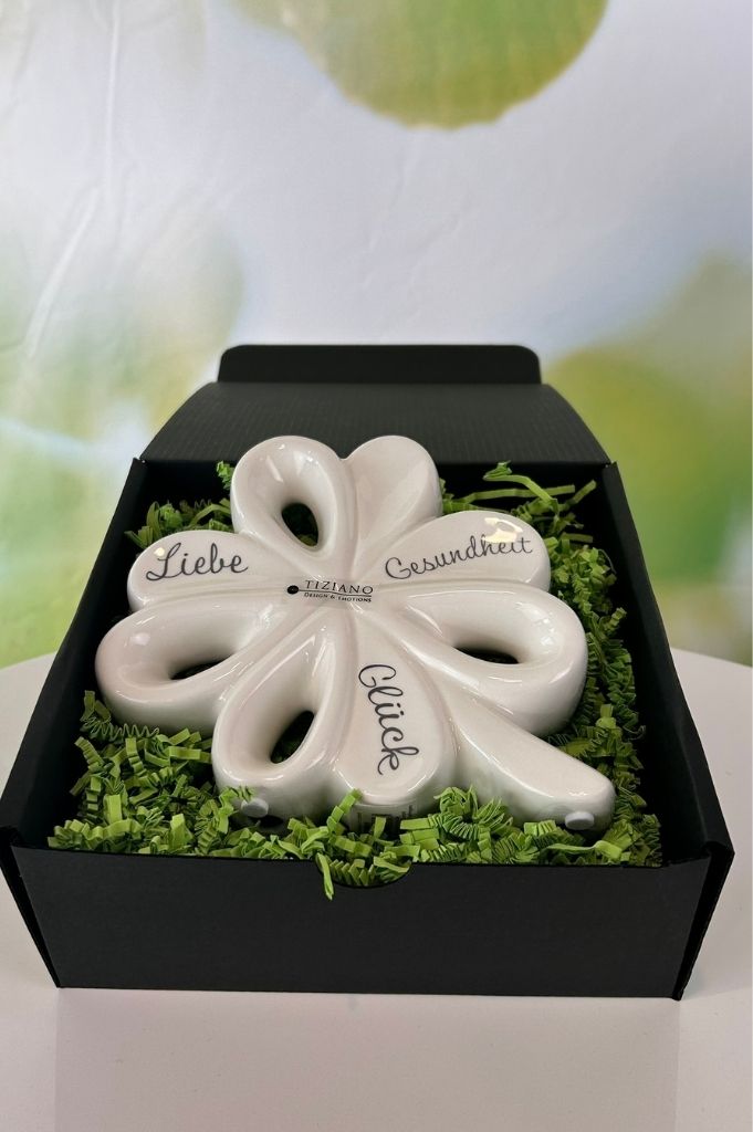 Geschenkbox Glücksblatt Alegra mit Schrift 15cm creme-weiß