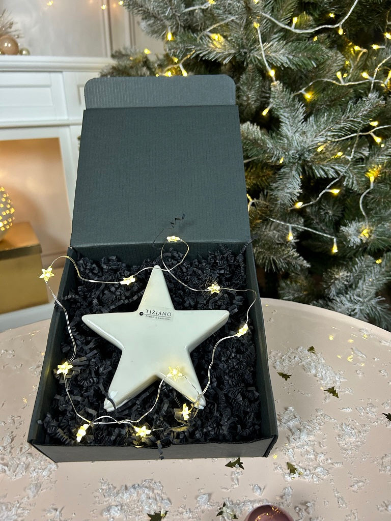 Geschenkbox_Stern_Cometa_creme_mit_Lichterkette