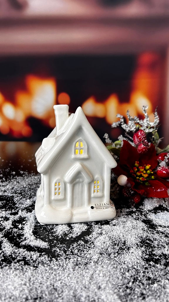 Deko Haus Cascata LED mit Schnee creme-weiß – Tiziano Home