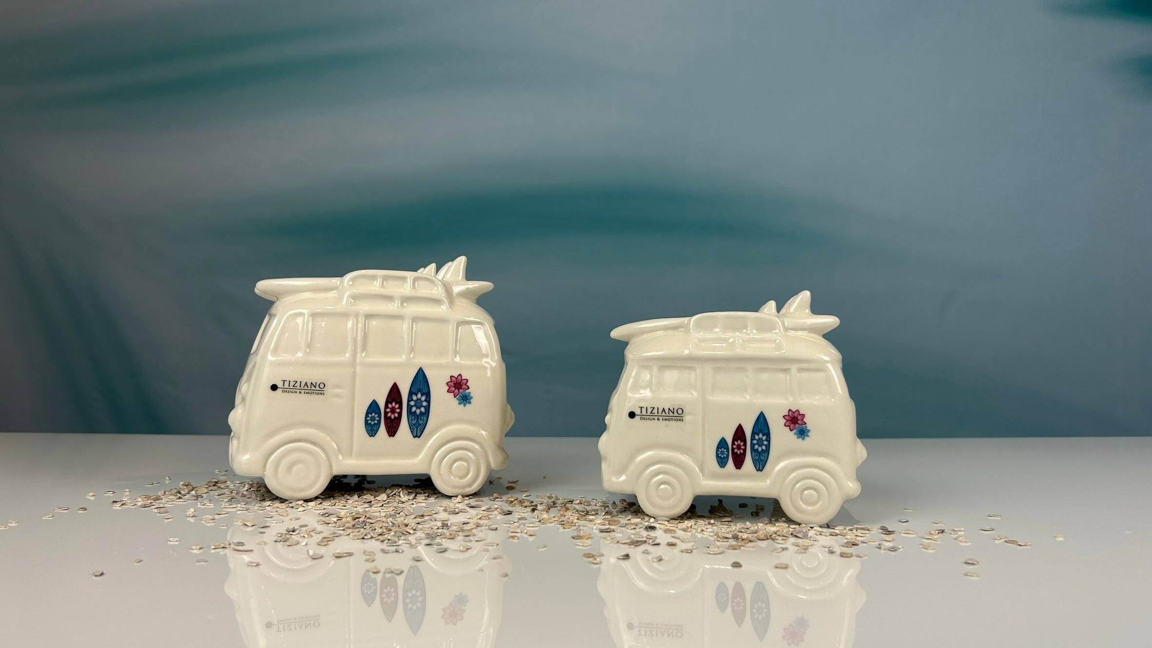 Deko Bus Forano mit Surfbrett creme-weiß mit Decal