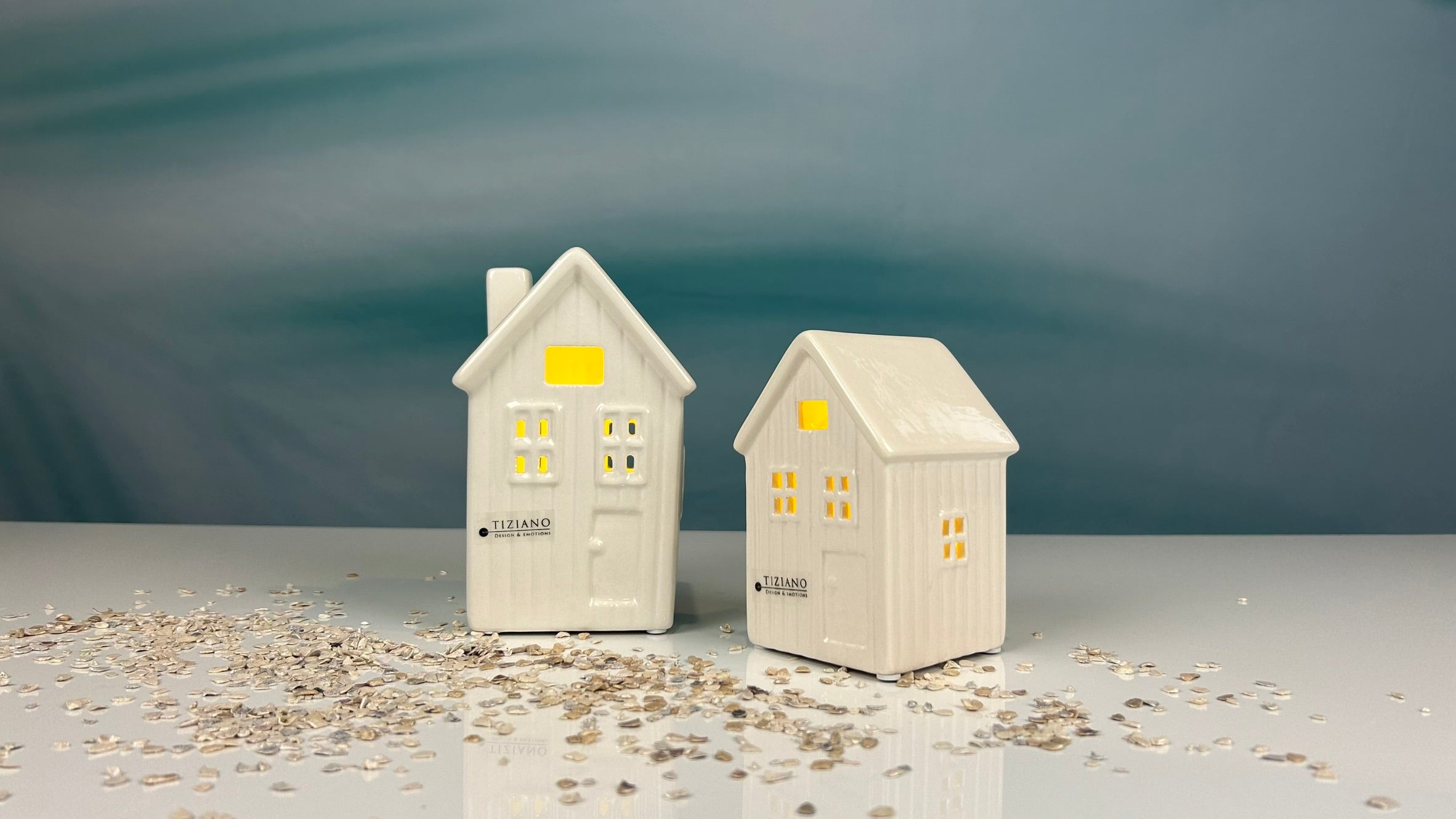 Dekohaus Partina LED creme-weiß