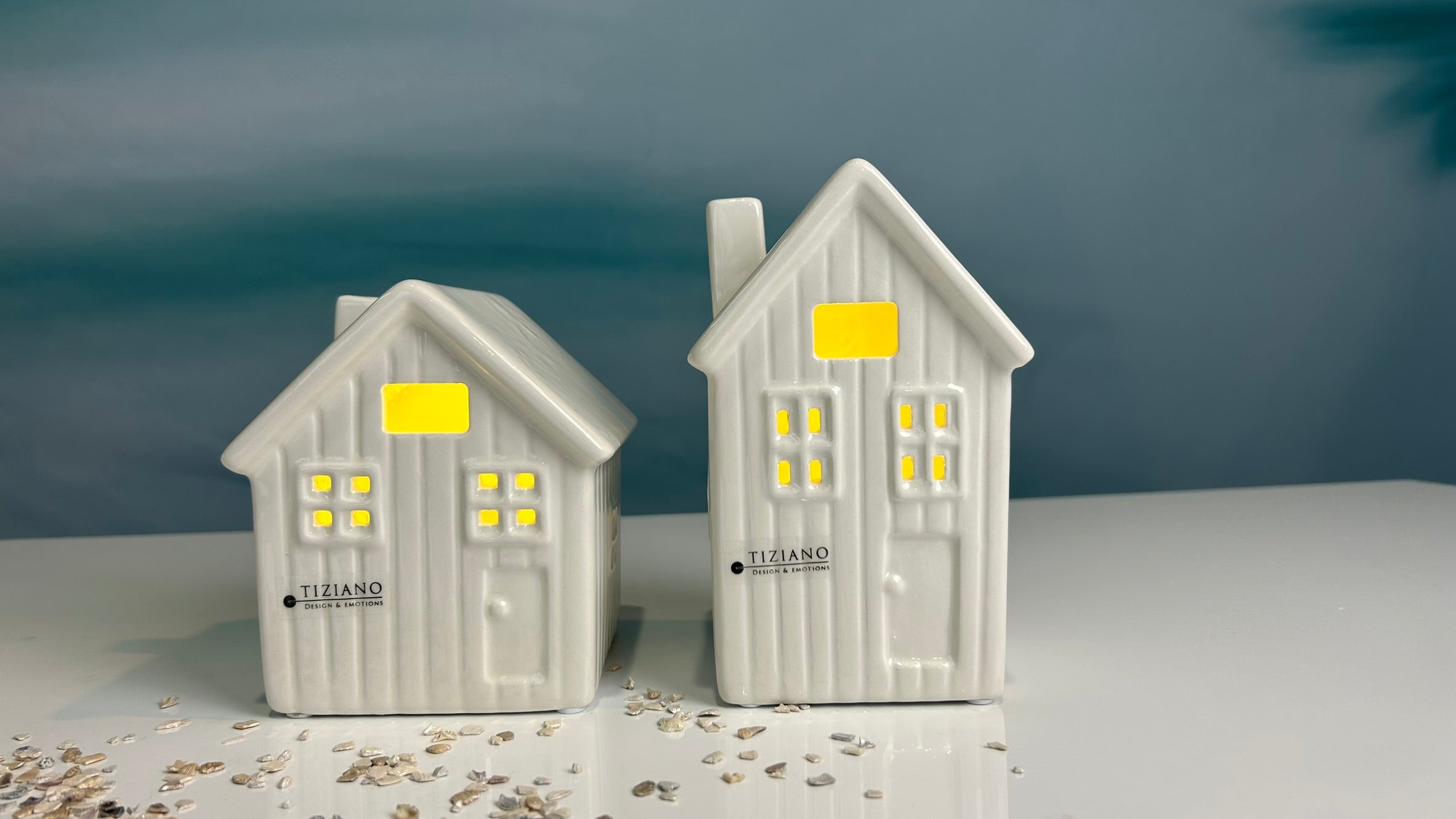 Dekohaus Partina LED creme-weiß