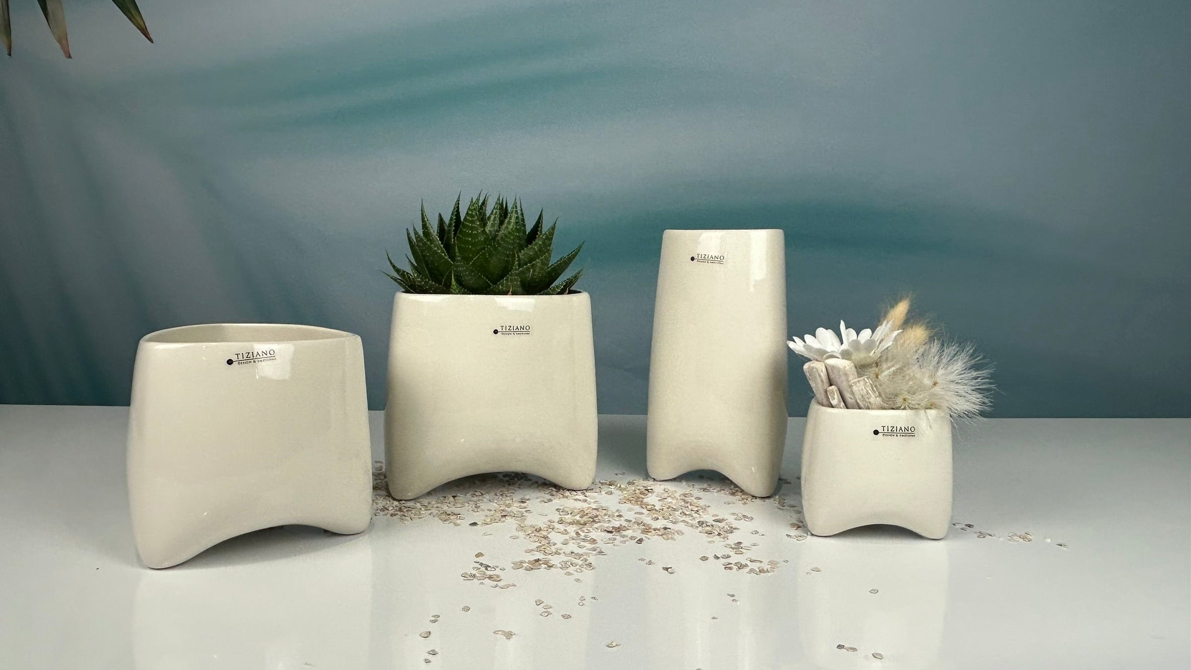 Kübel Triangolo creme-glasiert