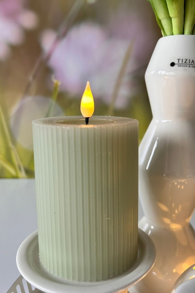LED-Kerze grün dünn