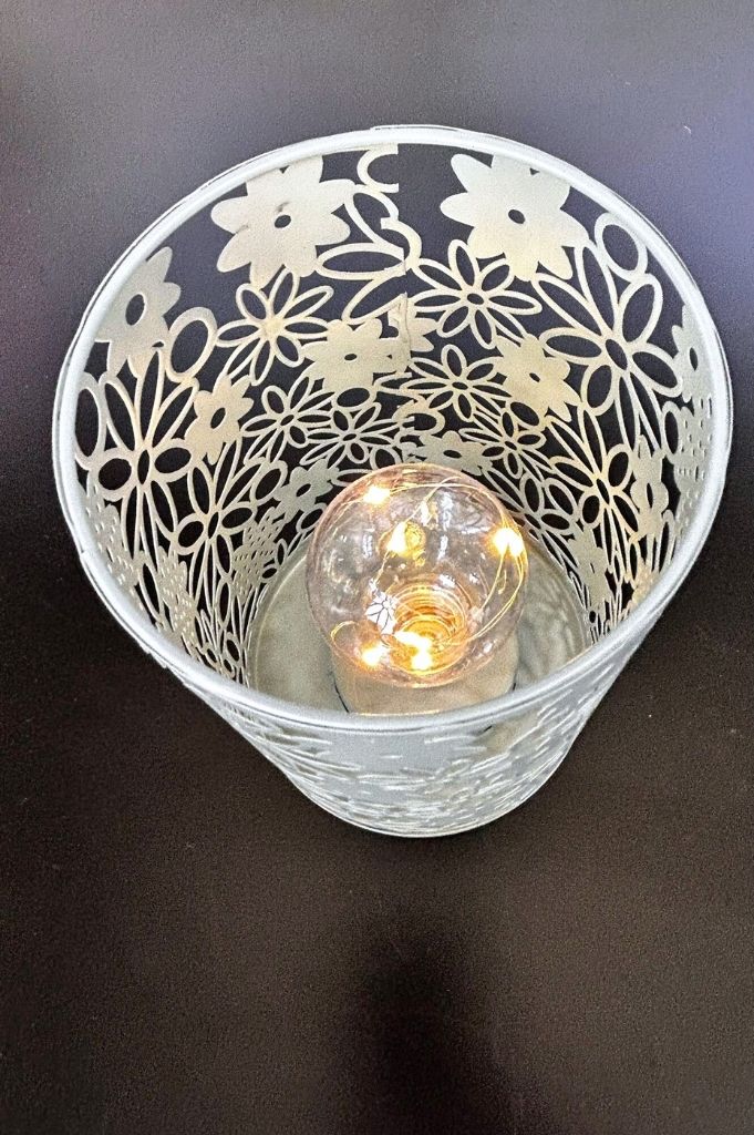 Tischlicht Metall Fiori LED creme oder grün