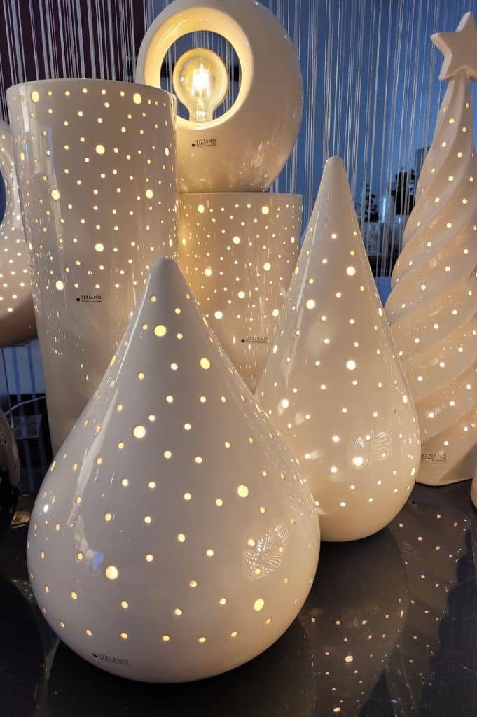 Lampe-Valeno-breit-und-hoch