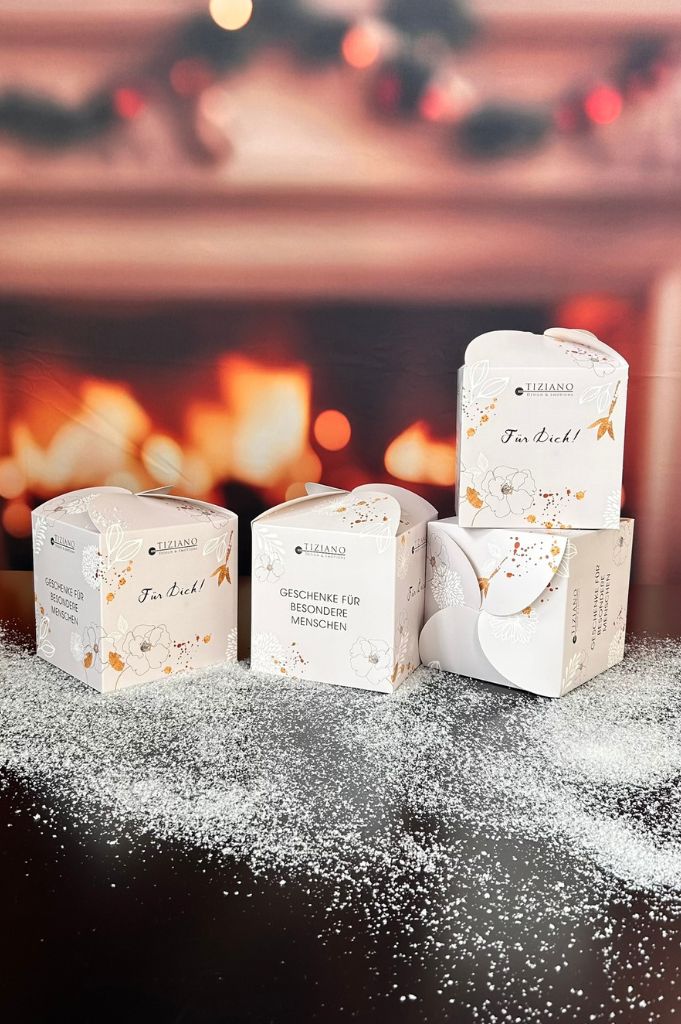 Überraschungs-Päckchen in Würfelboxen