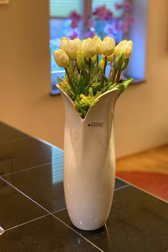 Vase Florenta mit Tulpen