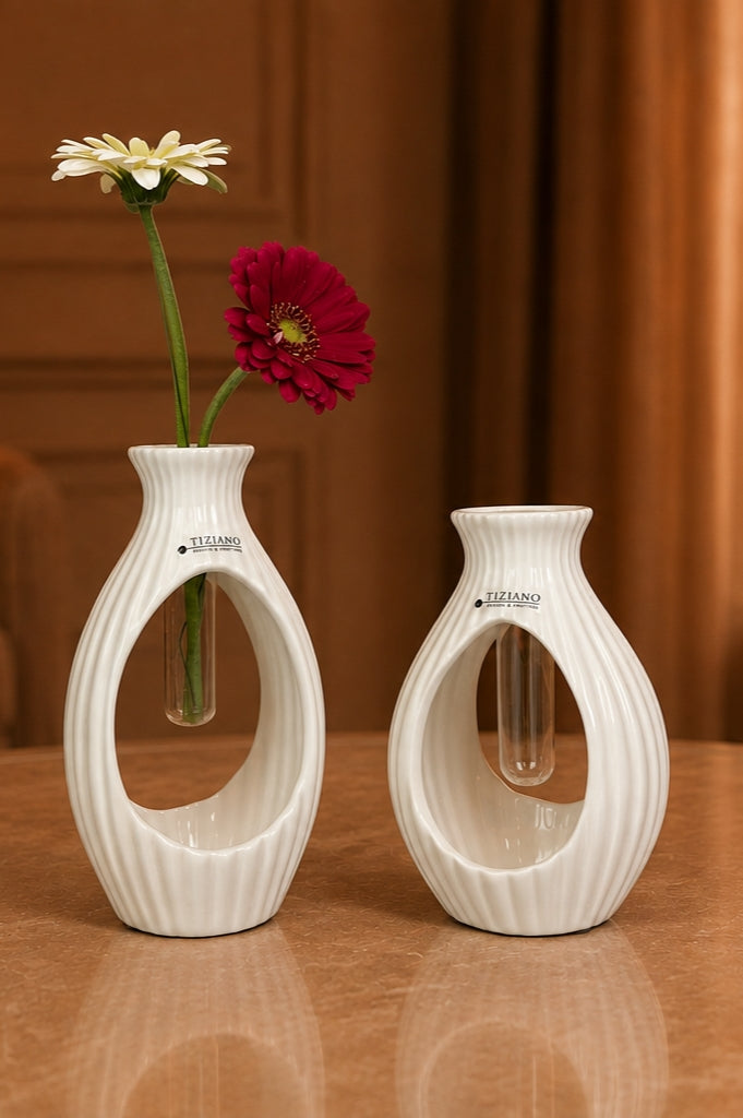 Vase Prisma creme mit Glasröhrchen