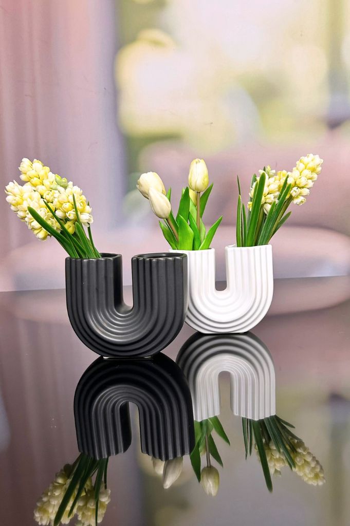 U-Vase Stripes 15cm schwarz & creme-weiß