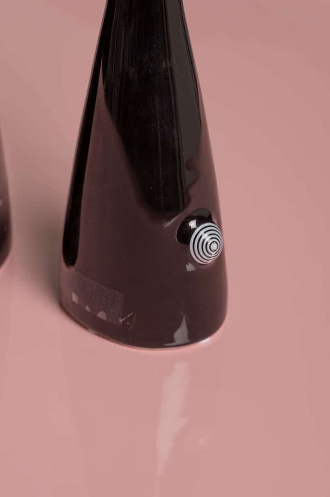 alvina-hase-schwarz-mit-decal-schwarz-weiss-detail