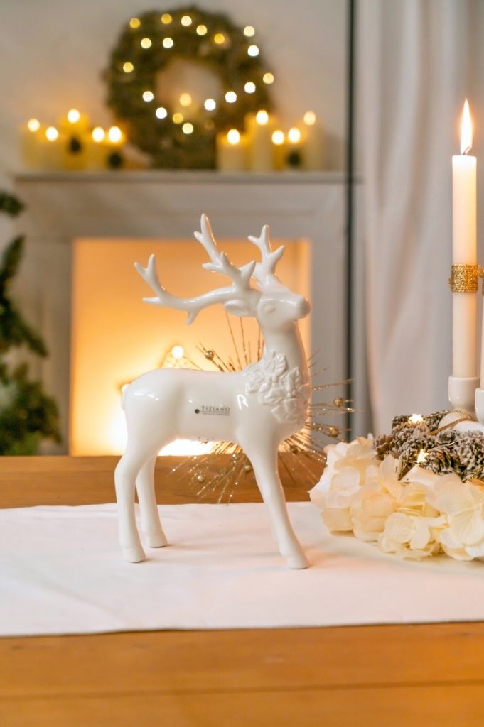 Austin Hirsch stehend seitlich