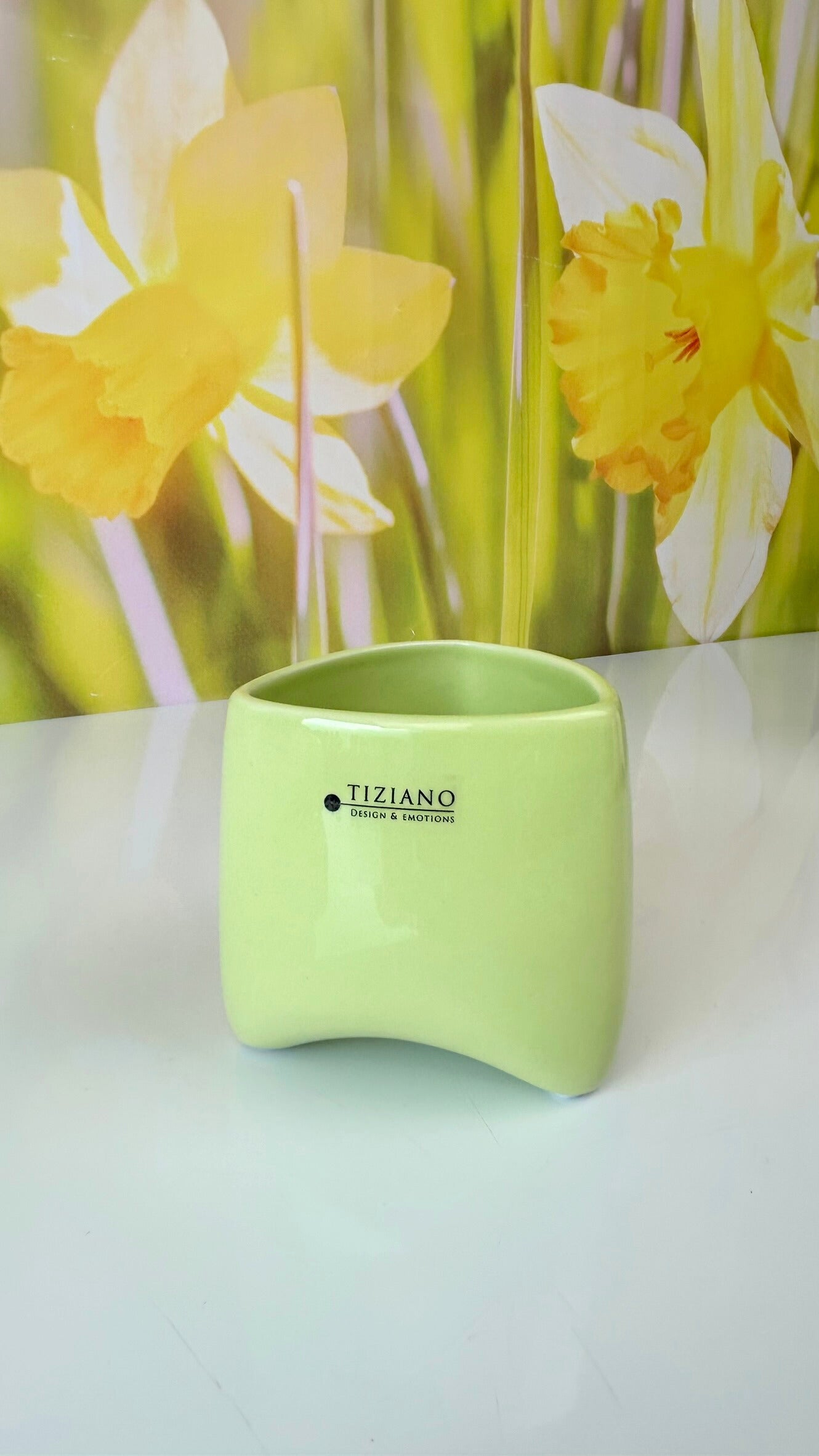 Kübel Triangolo grün