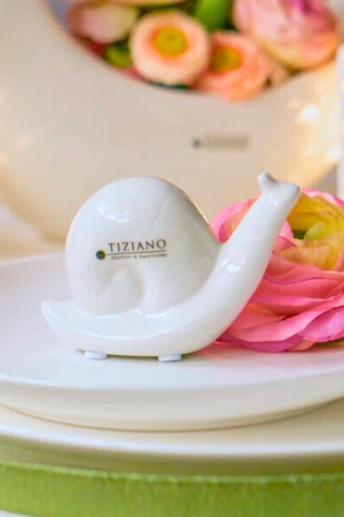 ina-schnecke-weiss-creme-nah