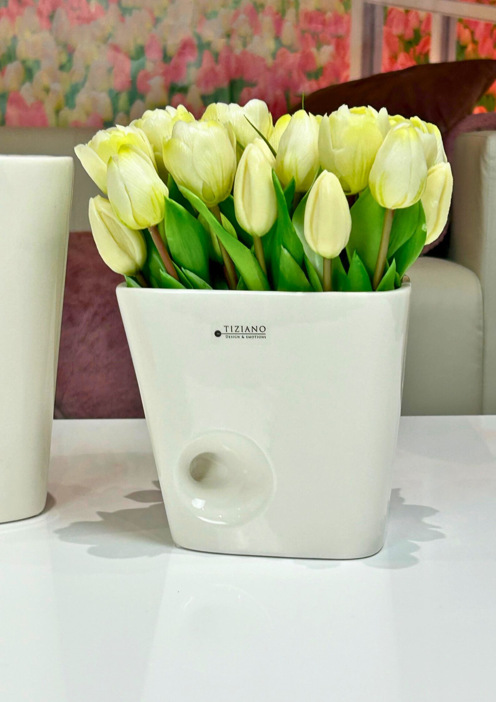 murales-blumentopf-creme-weiss