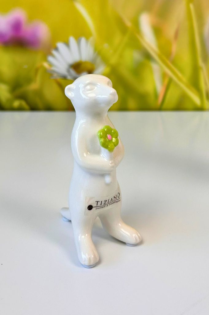 Deko Erdmännchen Oskar mit Blume in 3 Farben