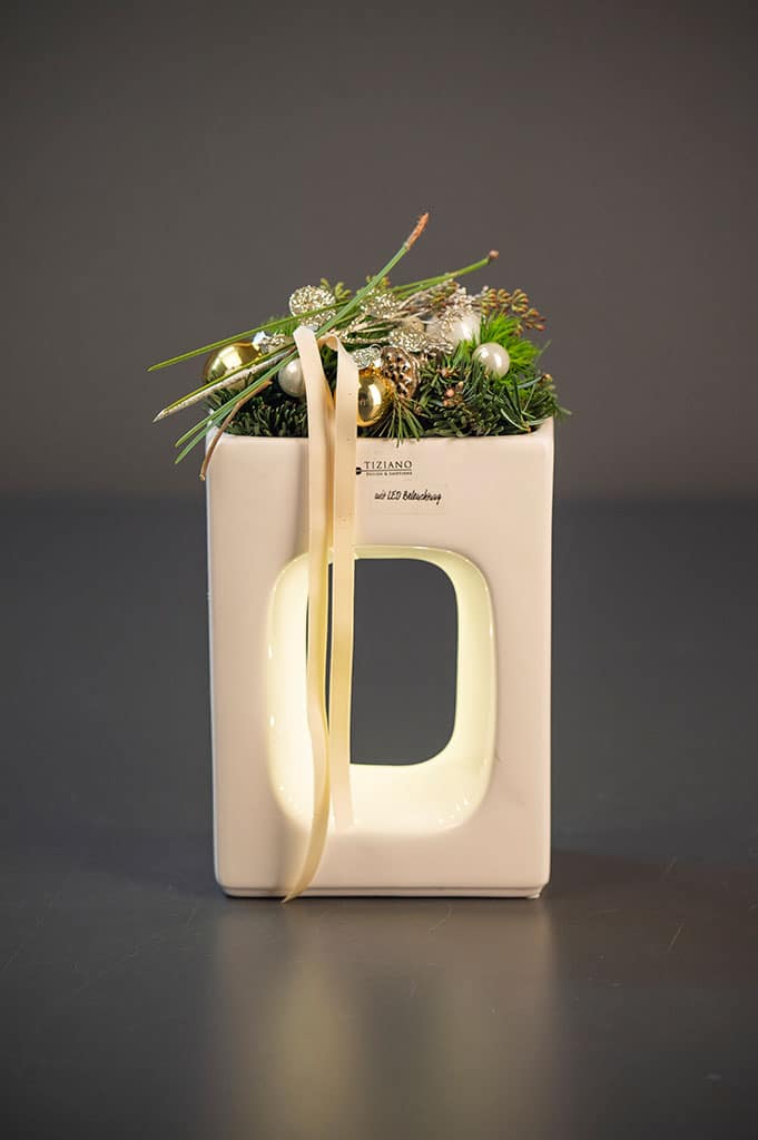 quadro-pflanzgefaess-led-hoch-einzeln