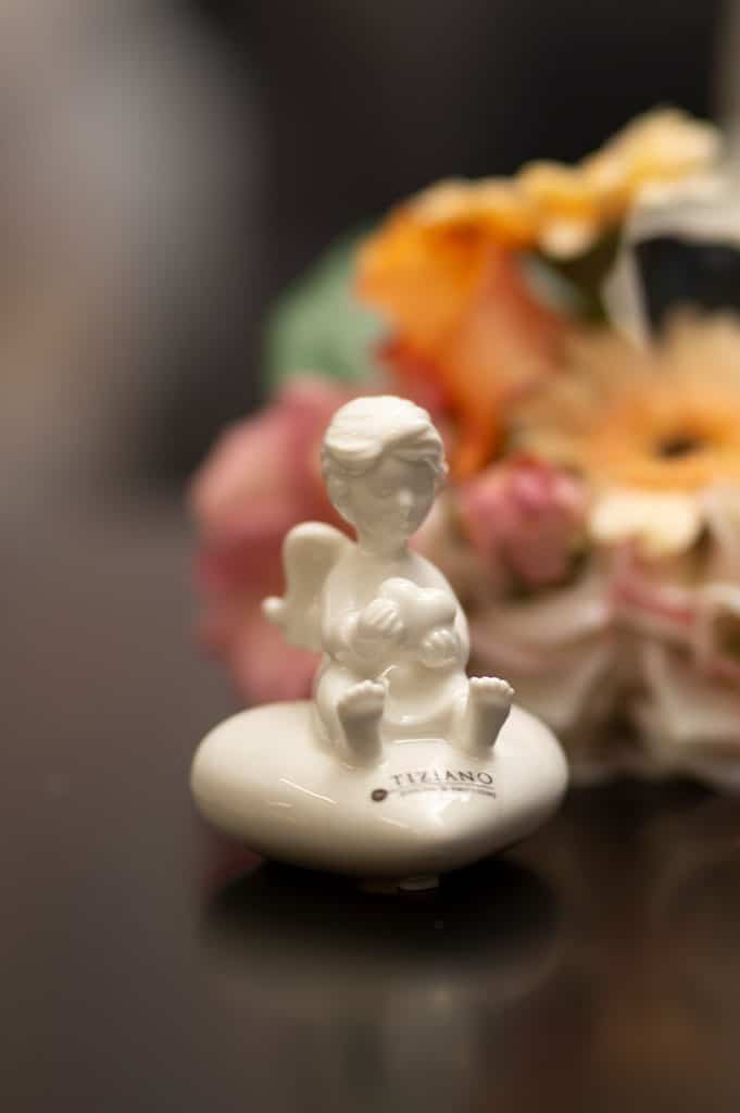 schutzengel-emilio-sitzend