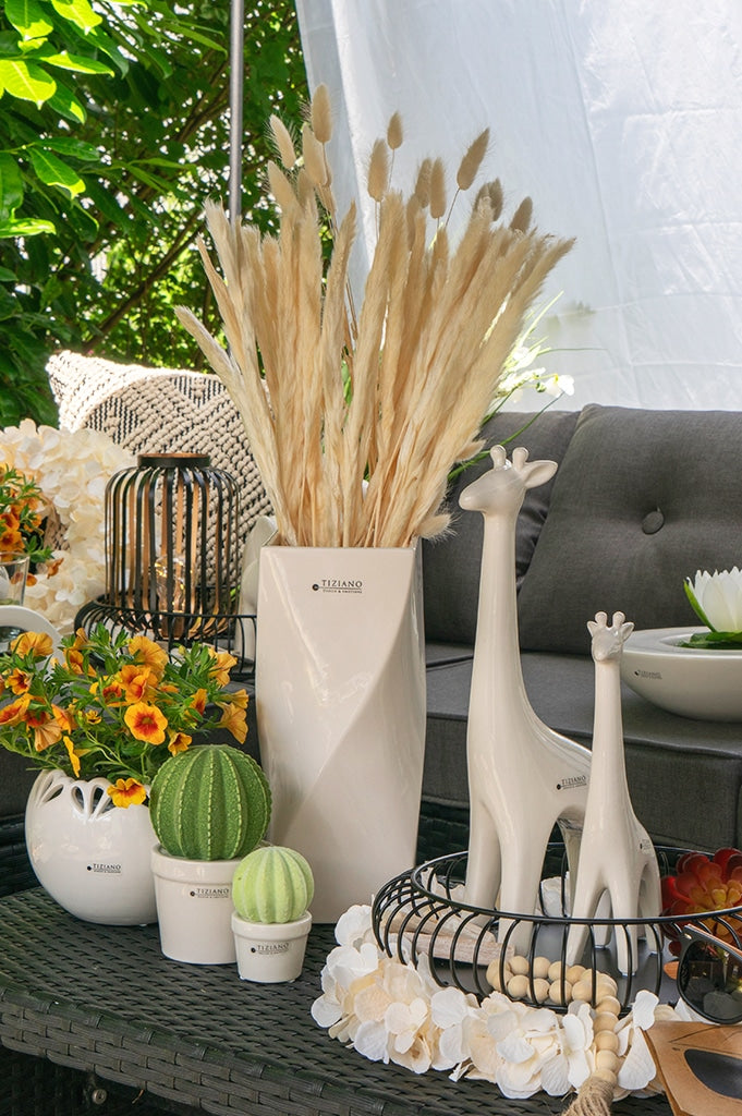 tenuta-vase-eckig-weiss-creme-ambiente