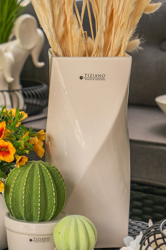 tenuta-vase-eckig-weiss-creme-detail