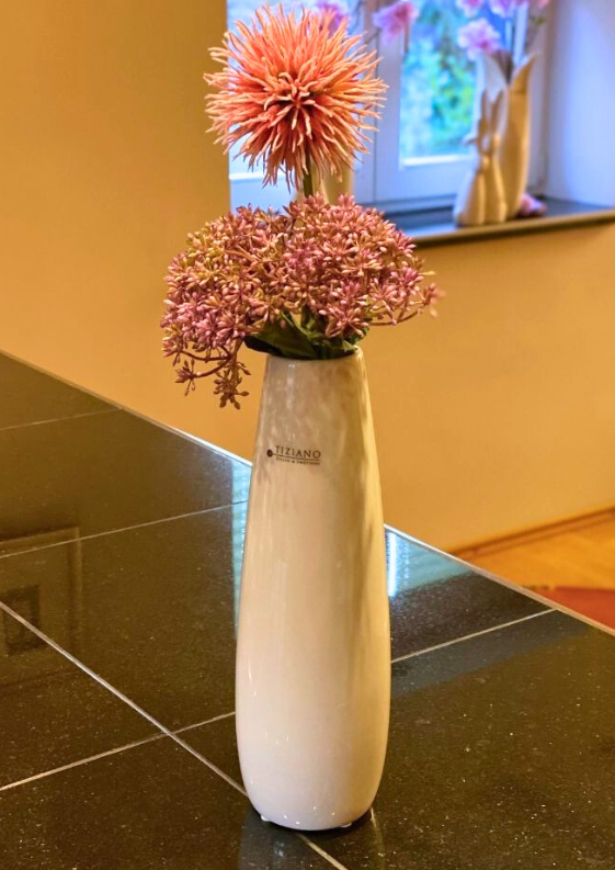 vase-manioli-mit-allium-nah