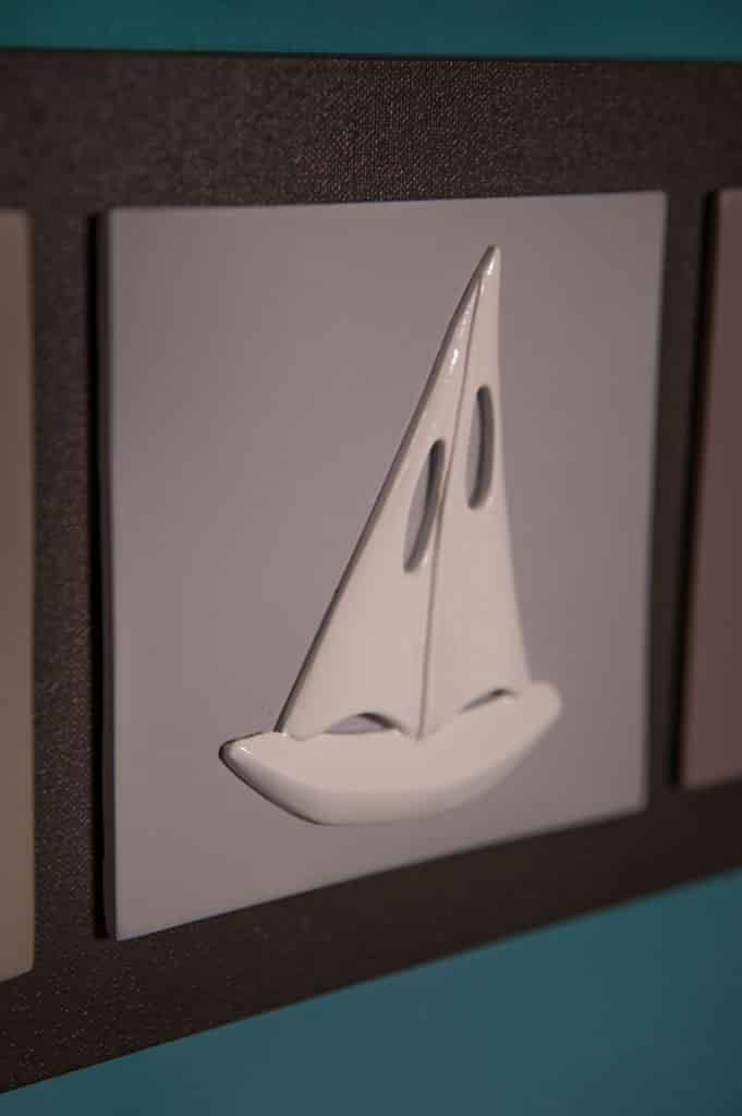 wandbild-dreier-boot-grau-creme-detail-mitte