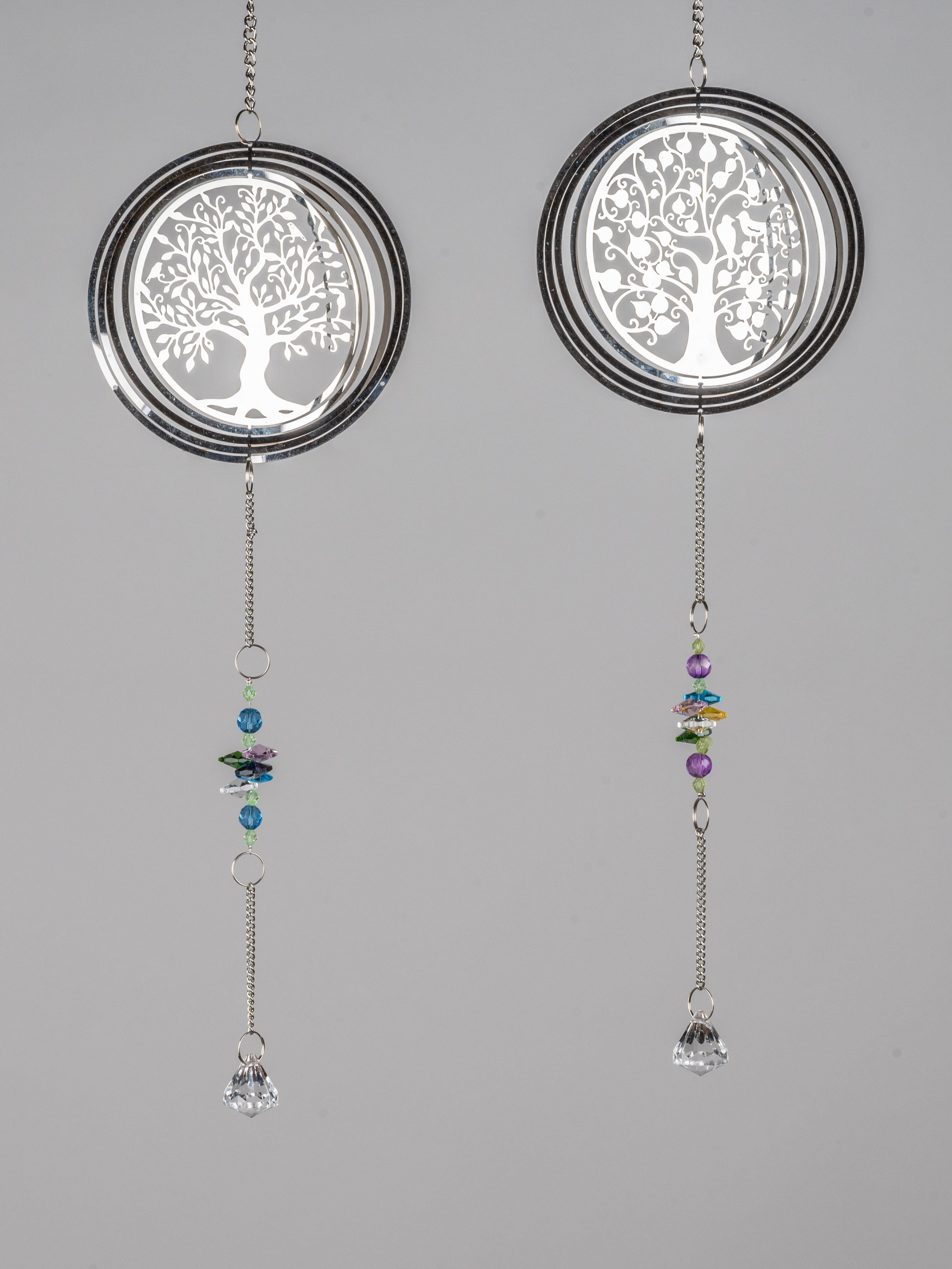 Deko Hänger Baum mit Steinen farblich sortiert