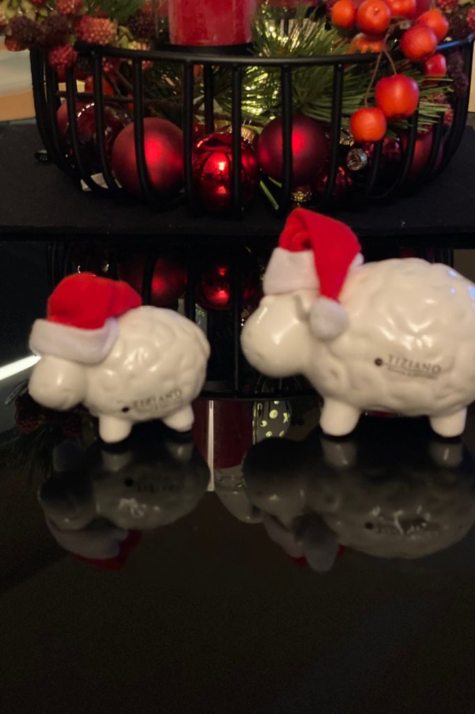 Dekoset Schaf Molly mit Nikolausmütze