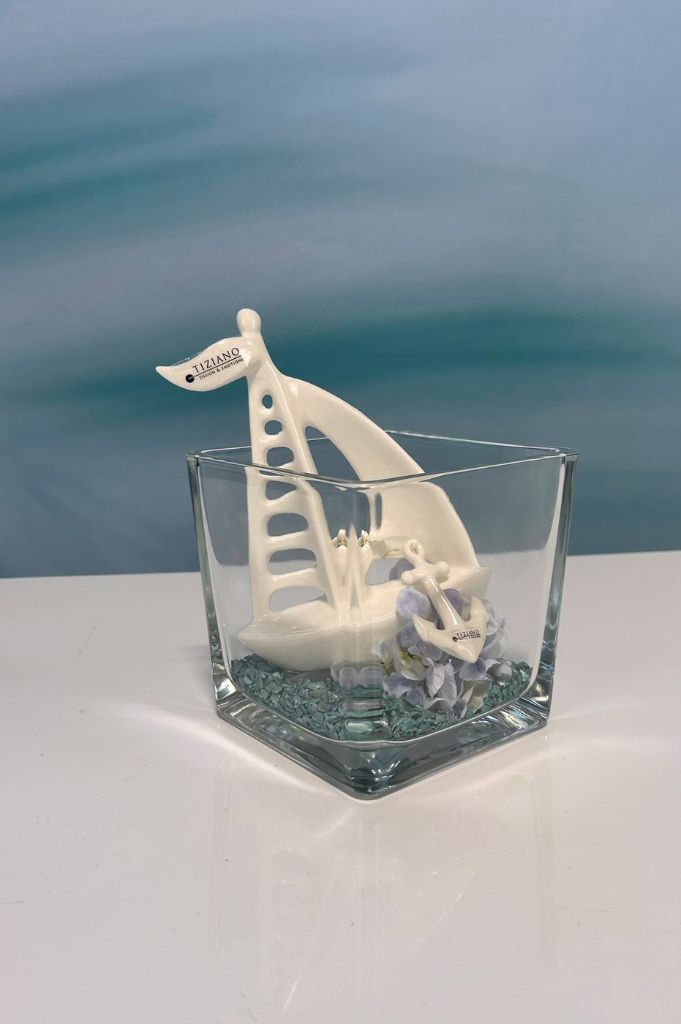 Glas Alone mit Boot Casali und Anker