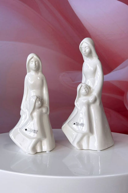 Figur Aurela mit Kind creme-weiß