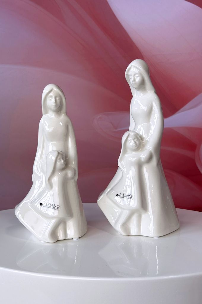 Figur Aurela mit Kind creme-weiß