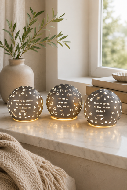 Deko Lichtkugel Cassano LED 10cm mit Sprüchen anthrazit
