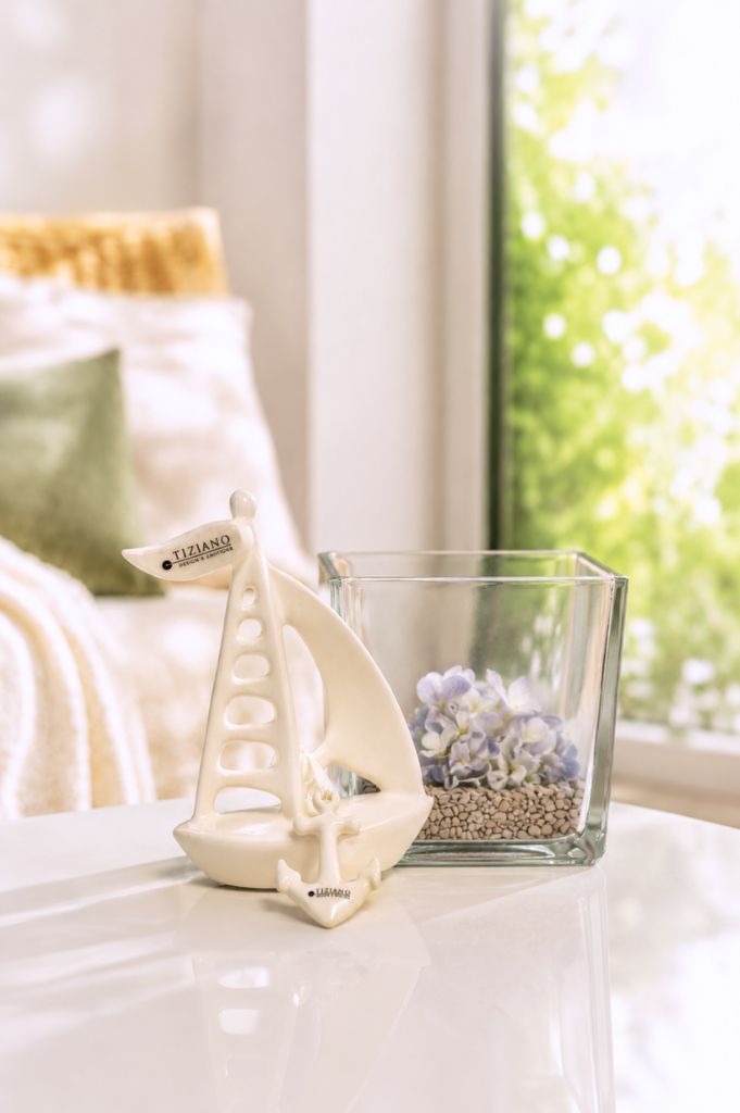 Glas Alone mit Boot Casali und Anker