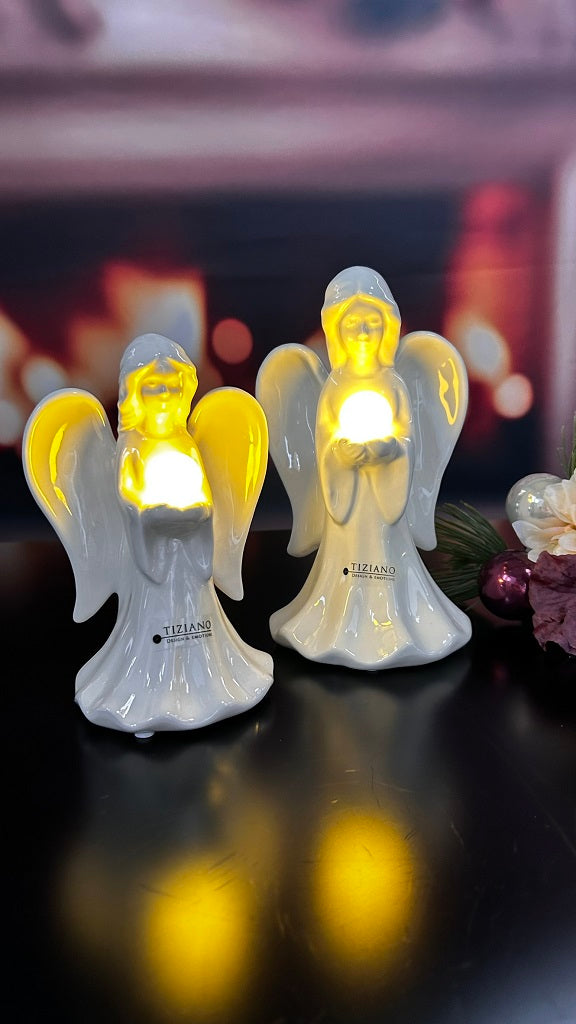 Deko Engel Delia stehend mit LED Kugel creme-weiß