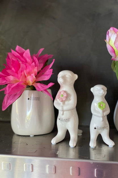 Deko Erdmännchen Oskar mit Blume in 3 Farben