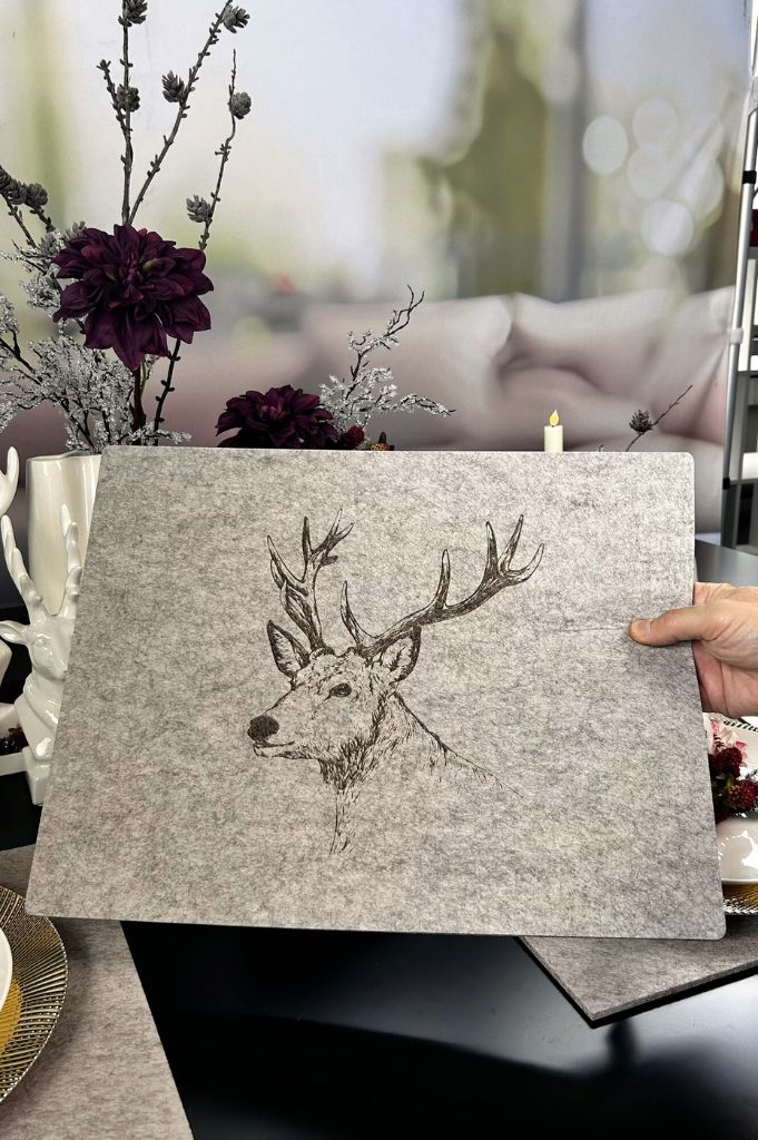 Filzplatzset Hirsch eckig creme