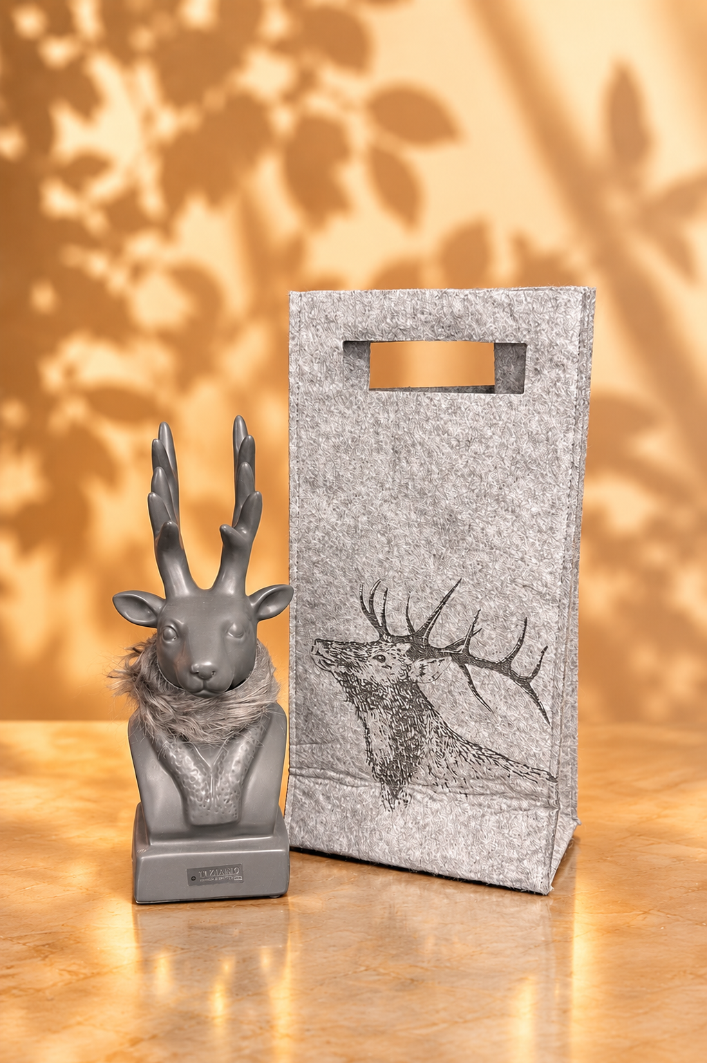 Flaschenhalter "Hirsch" grau aus Filz