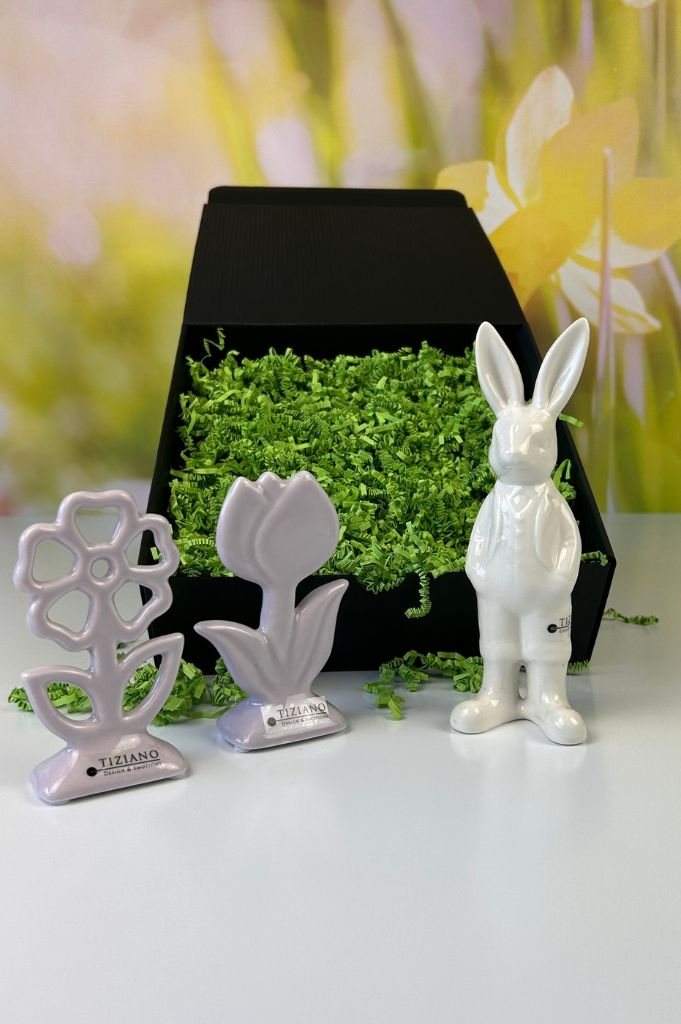 Geschenkbox M Blumen Mesola lila mit Hase Aldo creme