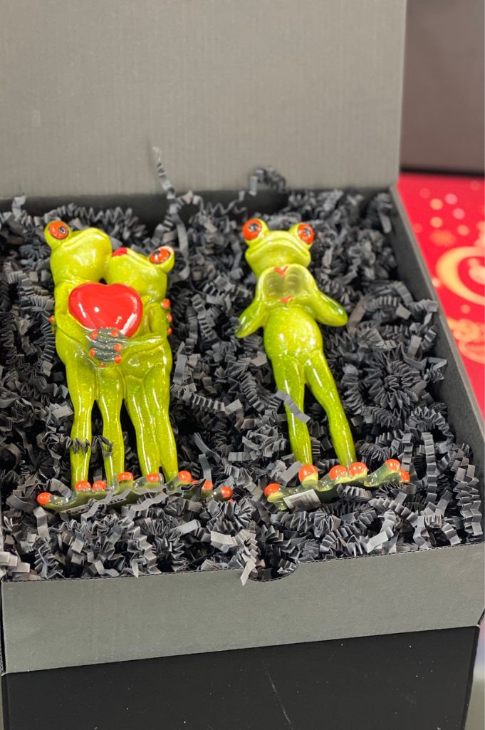 Geschenkbox Frosch Fridolin in Love grün