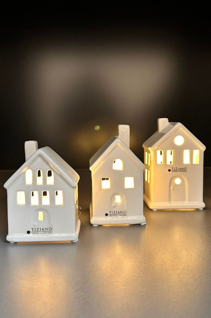 LED Haus Tribano creme-weiß