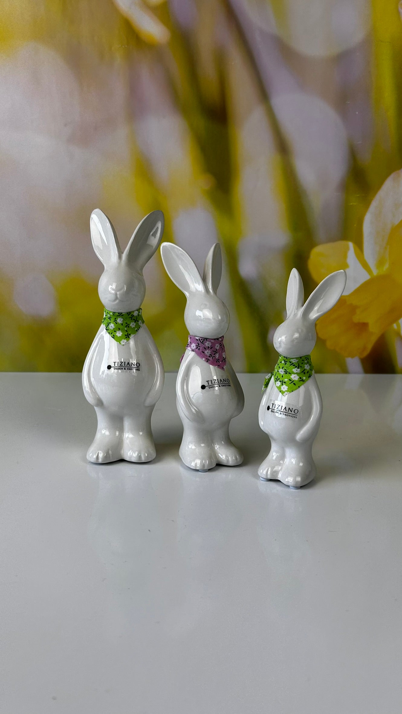 Deko Hase Gabrio creme-weiß mit Halstuch farbig