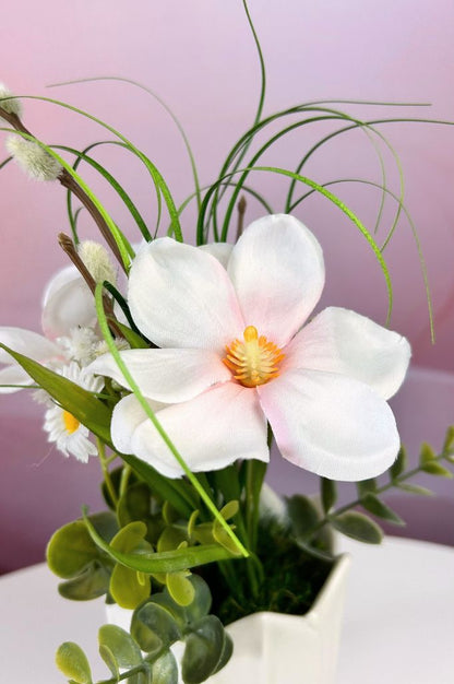 Deko Magnolie auf Grassockel