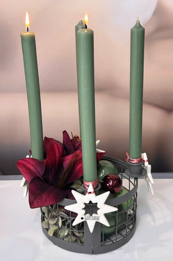 Metallkorb mit 4 Kerzenhaltern silber-grau