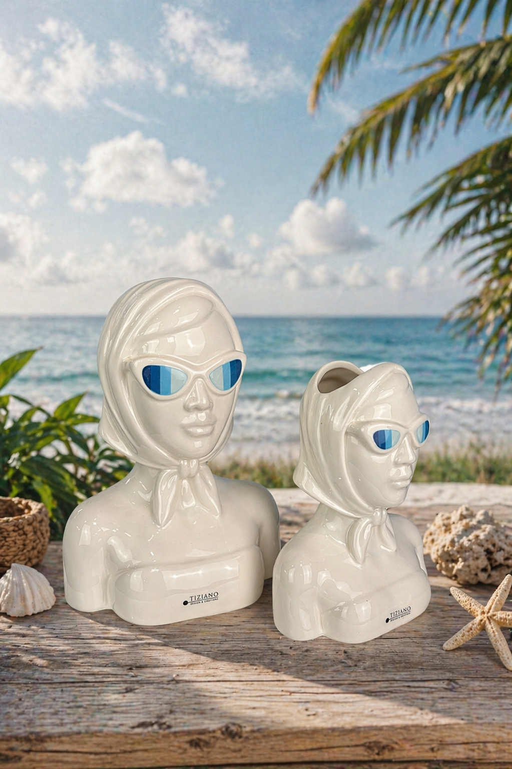 Vase /Büste Tessa creme mit Sonnenbrille blau